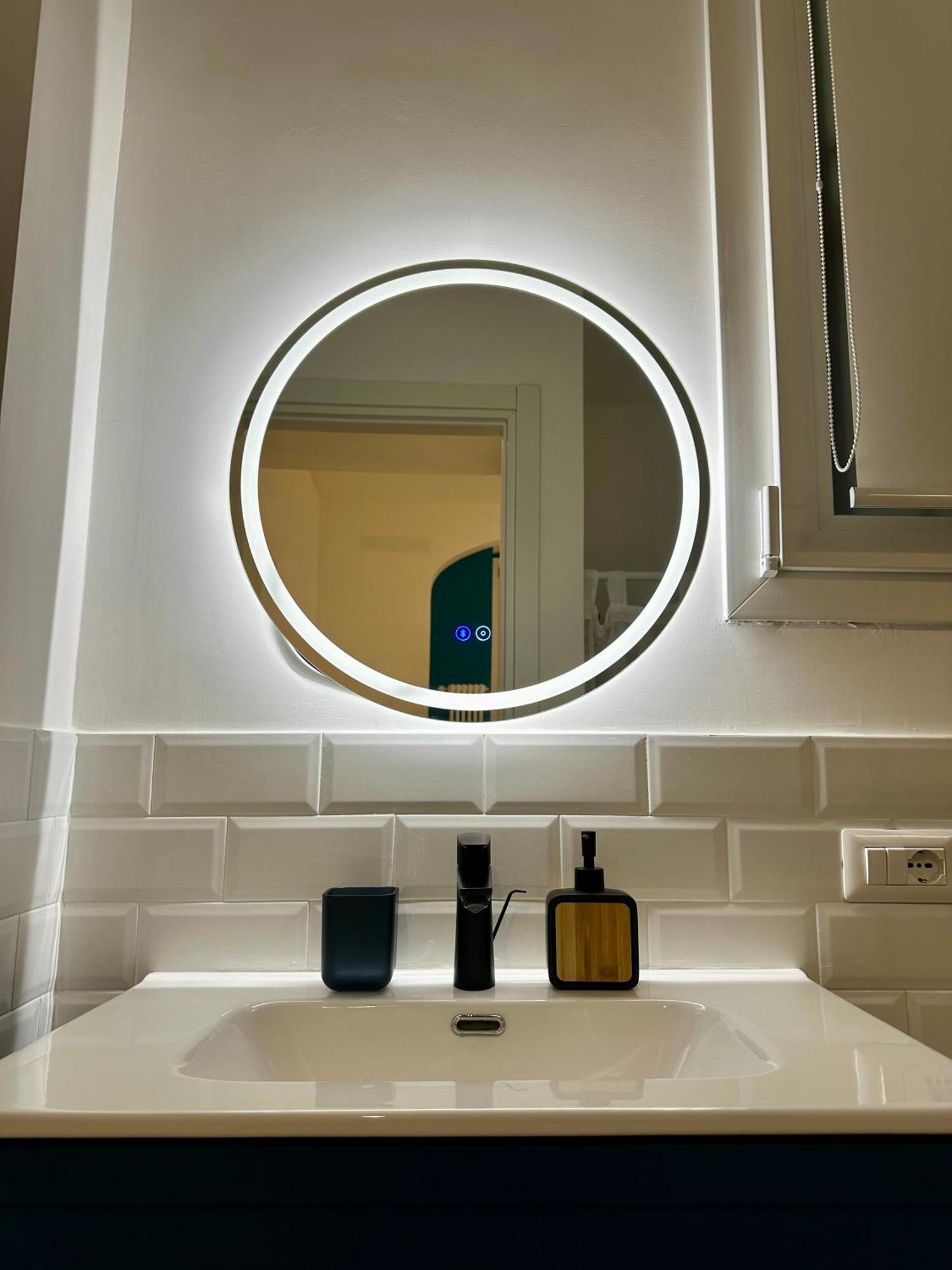 Lr Deluxe Apartments - Porta Venezia - Bilocale Con Giardino Privato มิลาน ภายนอก รูปภาพ