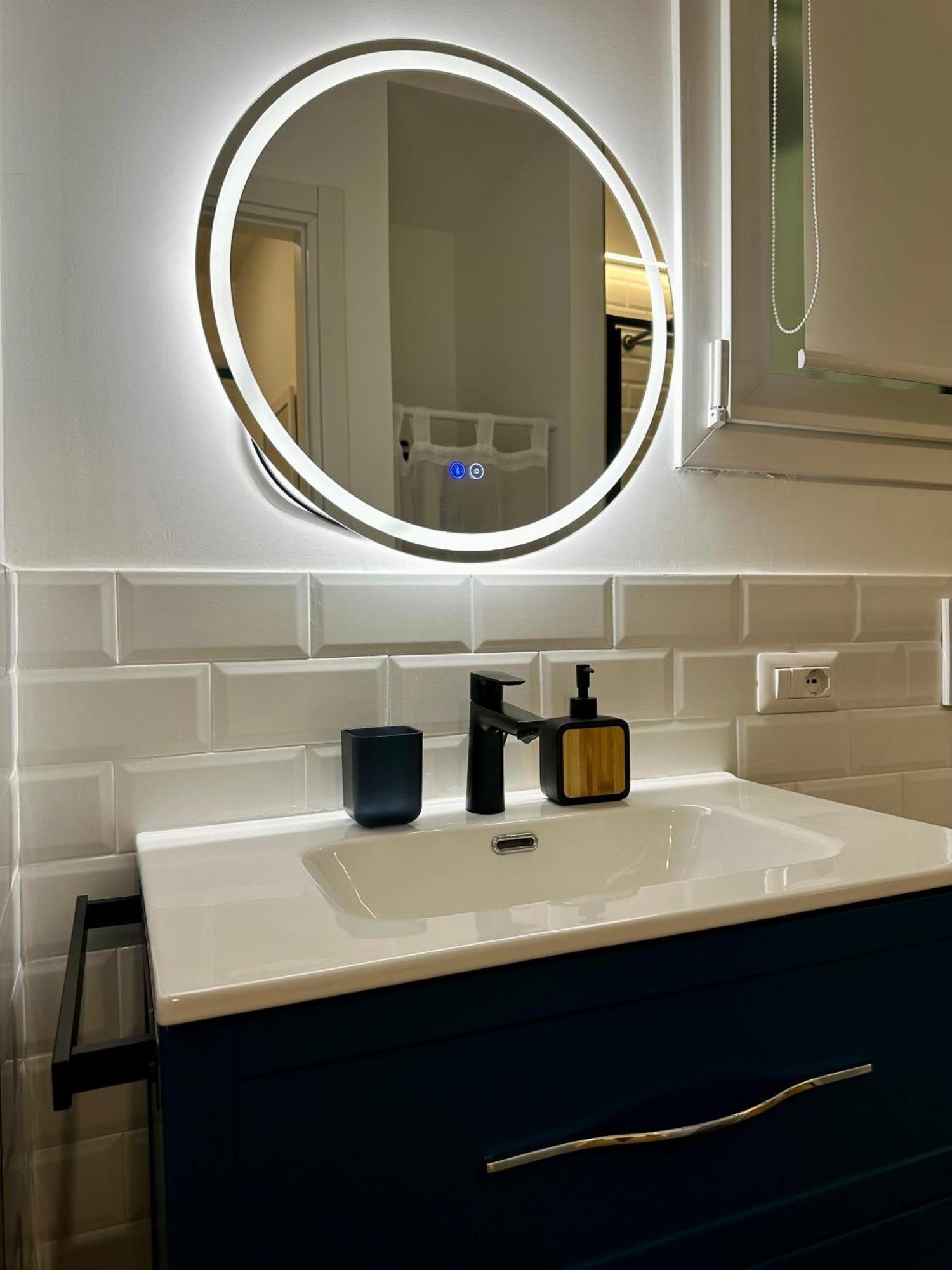 Lr Deluxe Apartments - Porta Venezia - Bilocale Con Giardino Privato มิลาน ภายนอก รูปภาพ