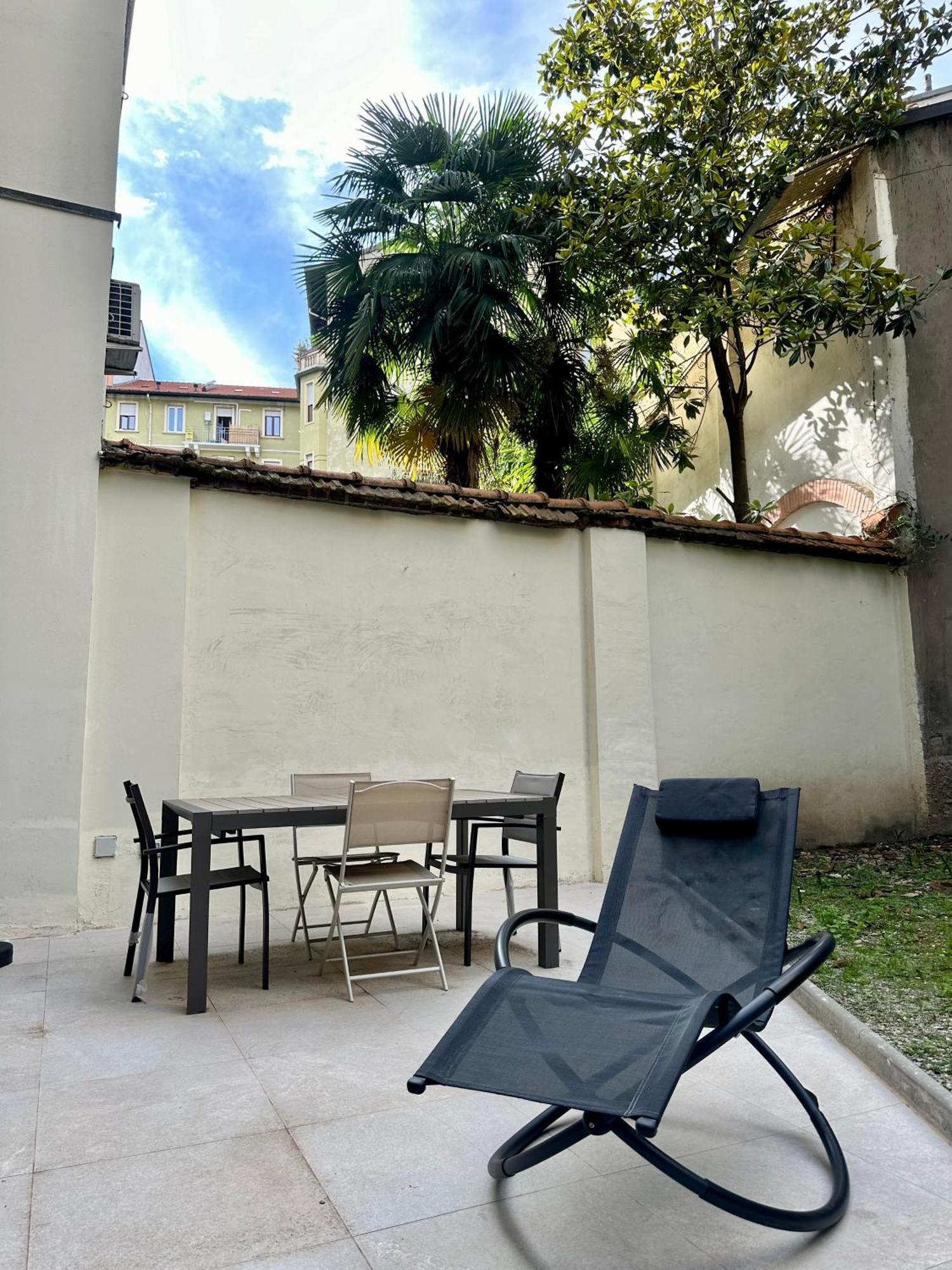 Lr Deluxe Apartments - Porta Venezia - Bilocale Con Giardino Privato มิลาน ภายนอก รูปภาพ