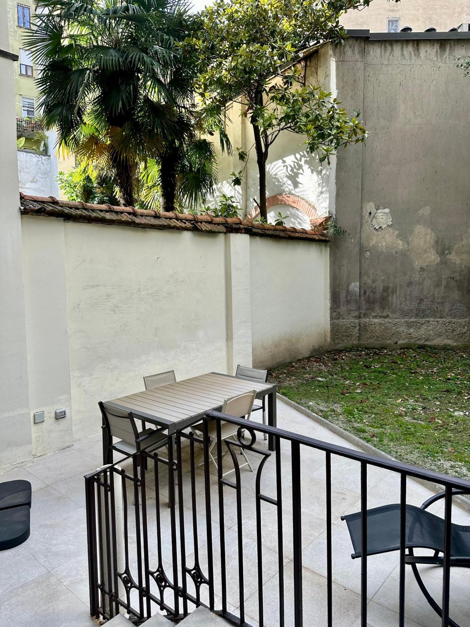 Lr Deluxe Apartments - Porta Venezia - Bilocale Con Giardino Privato มิลาน ภายนอก รูปภาพ