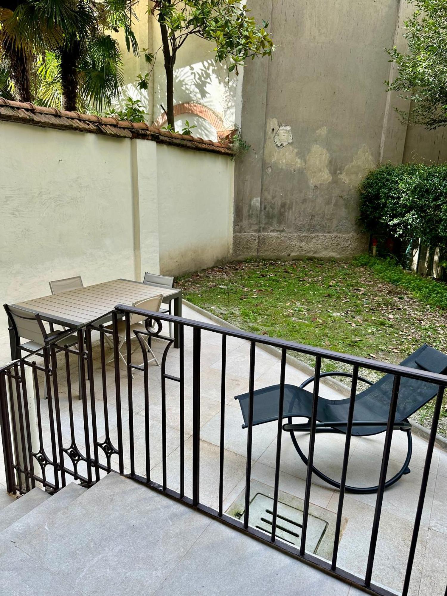 Lr Deluxe Apartments - Porta Venezia - Bilocale Con Giardino Privato มิลาน ภายนอก รูปภาพ