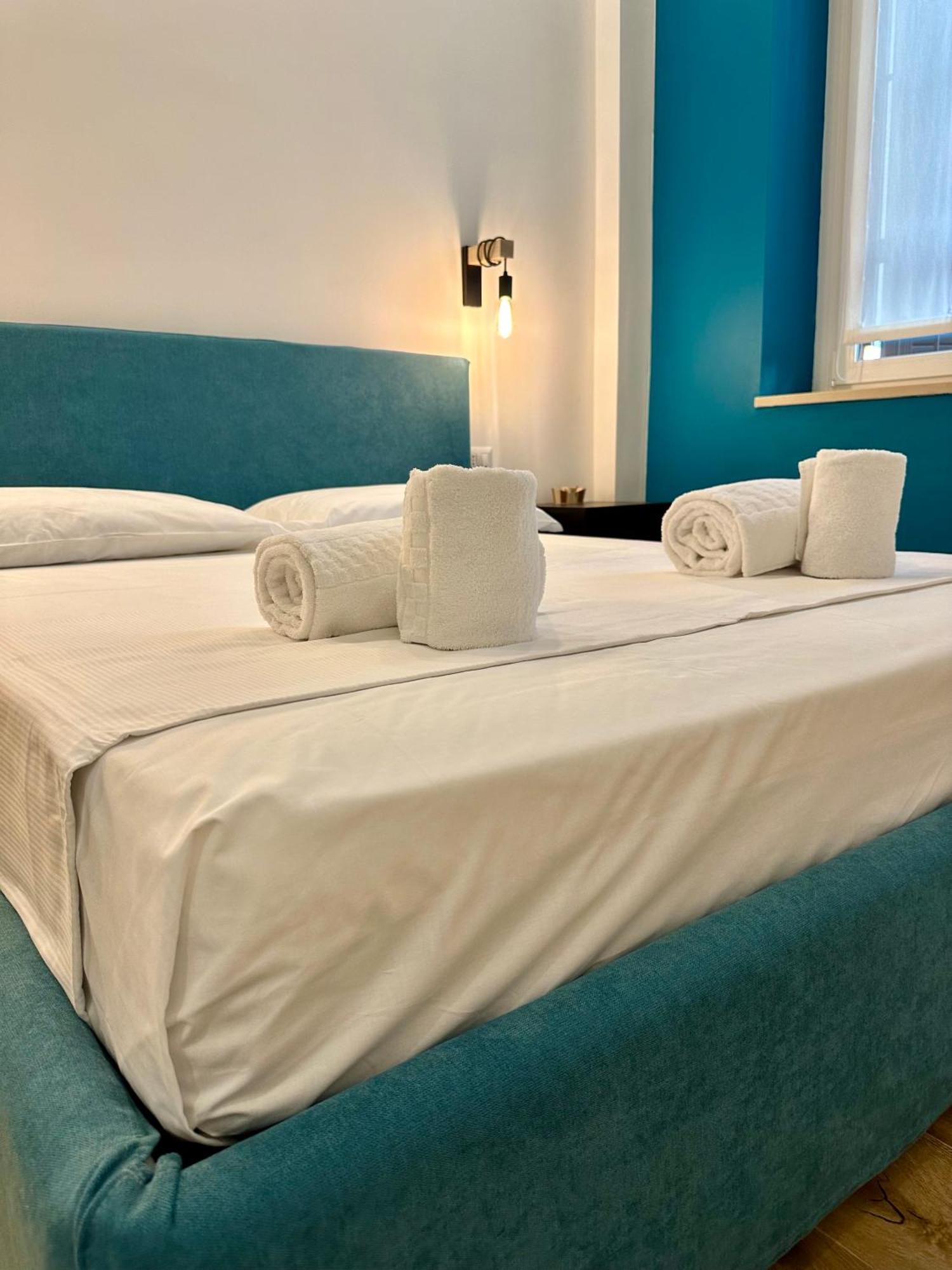 Lr Deluxe Apartments - Porta Venezia - Bilocale Con Giardino Privato มิลาน ภายนอก รูปภาพ
