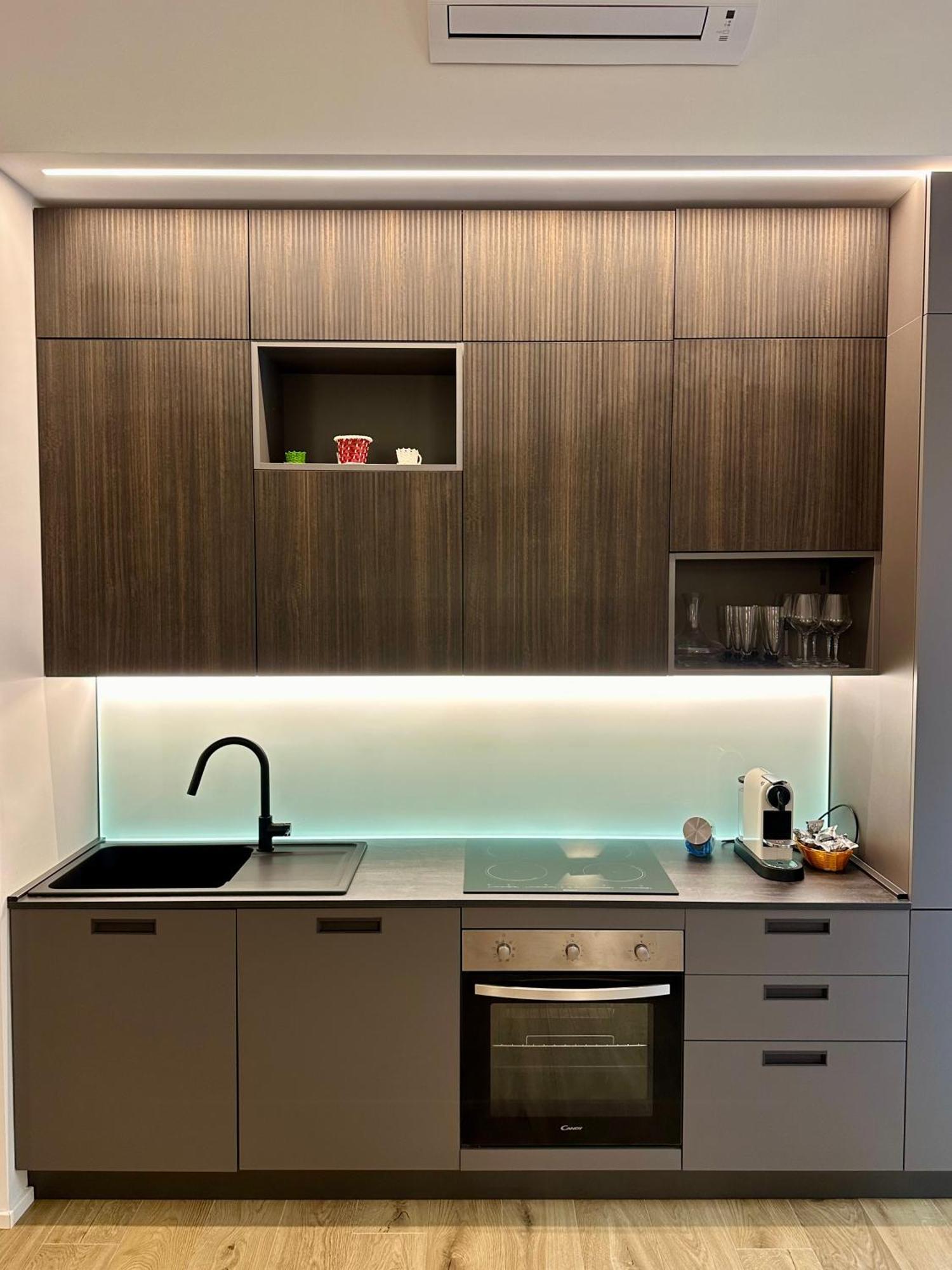 Lr Deluxe Apartments - Porta Venezia - Bilocale Con Giardino Privato มิลาน ภายนอก รูปภาพ