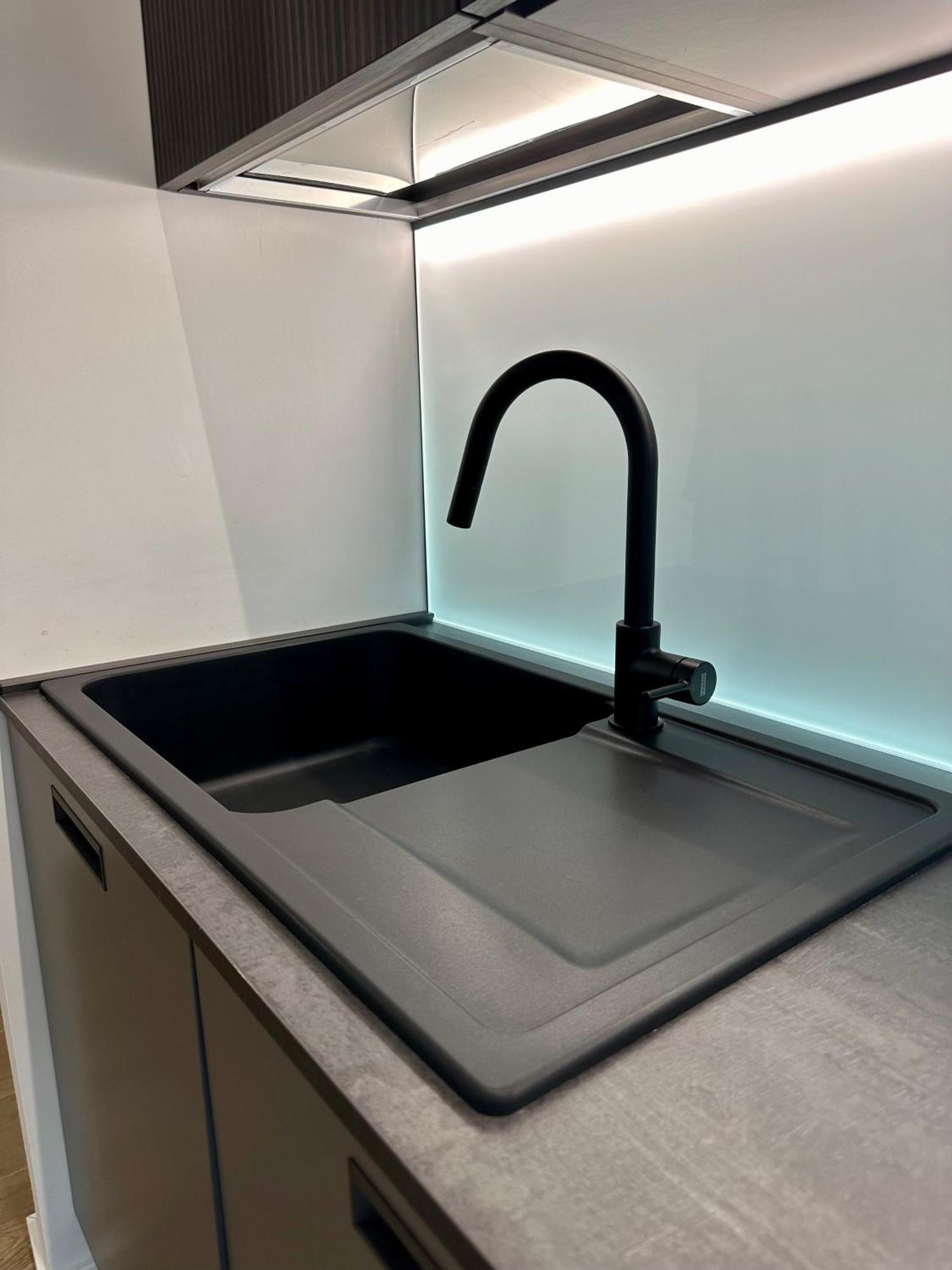 Lr Deluxe Apartments - Porta Venezia - Bilocale Con Giardino Privato มิลาน ภายนอก รูปภาพ