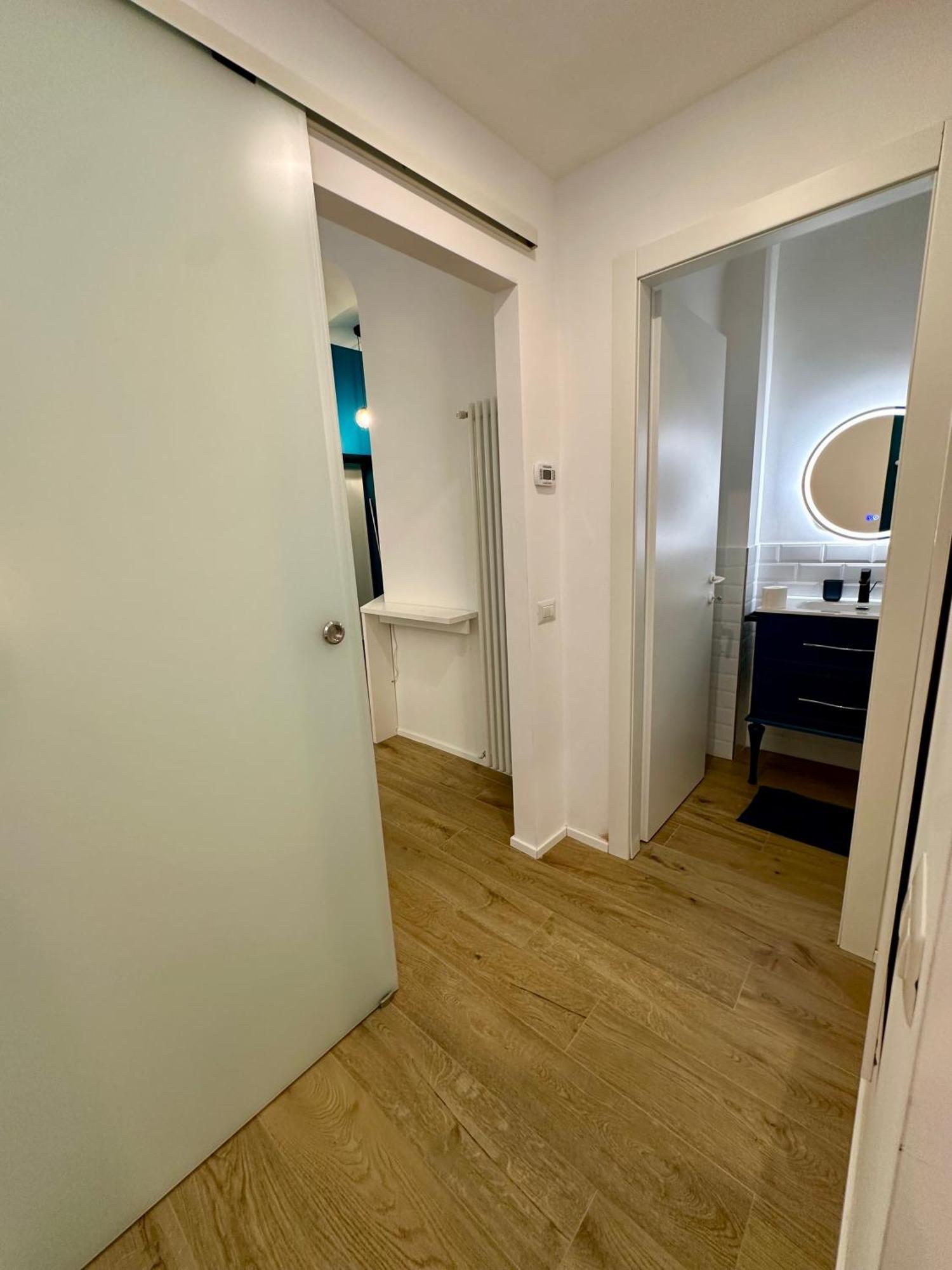 Lr Deluxe Apartments - Porta Venezia - Bilocale Con Giardino Privato มิลาน ภายนอก รูปภาพ